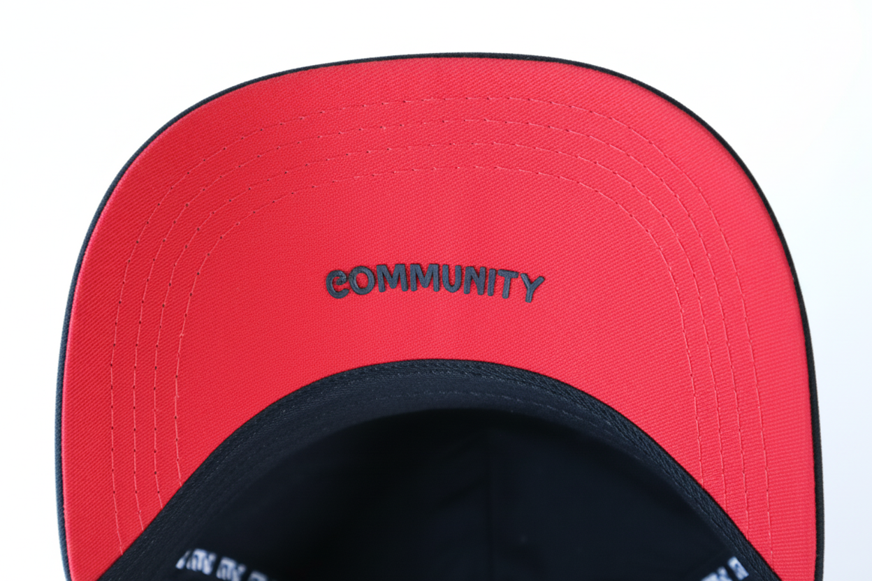 Gorra Trucker Negra con Detalles Rojos | Logo Bordado 3D | Stylacho
